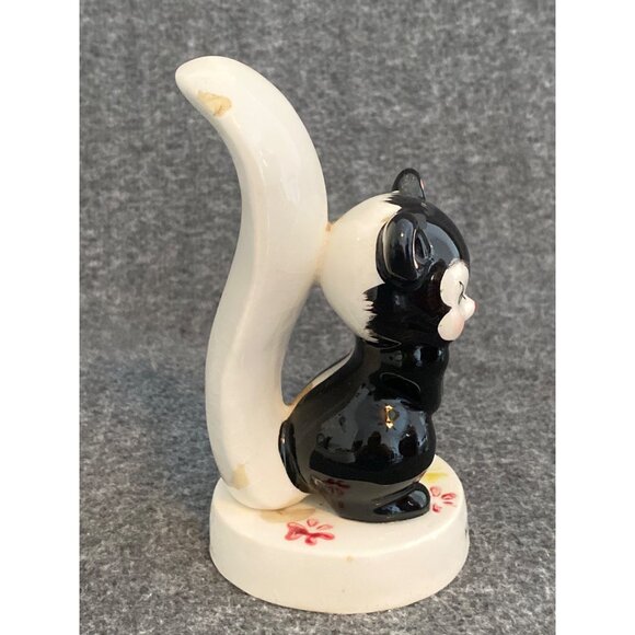 Vintage Anthropomorphic Ucagco Japan Skunk Figurine - Picture 6 of 9